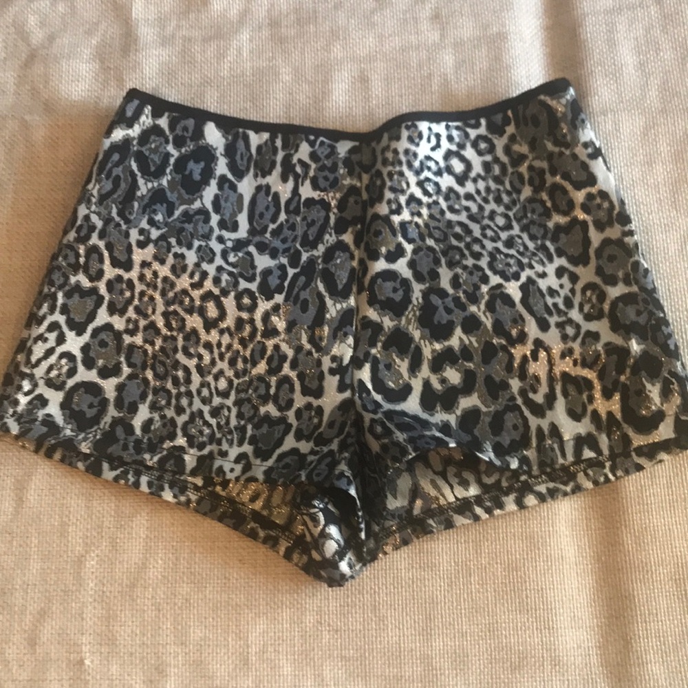 Fashion cheetah print shorts